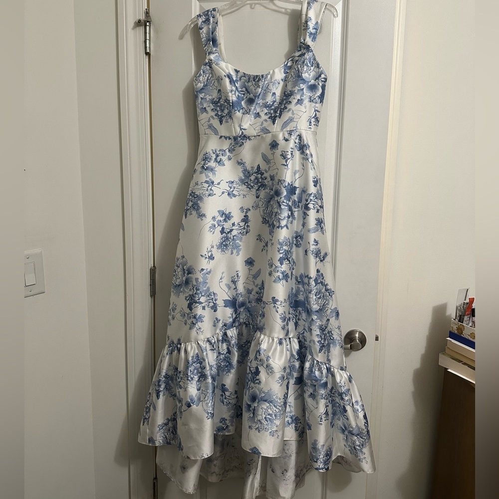 ALFRED SUNG White and Blue Floral Midi Dress